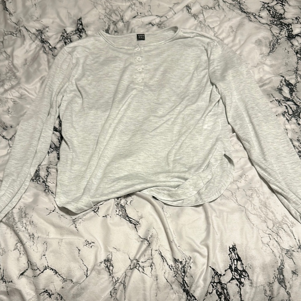 Women’s SHEIN top